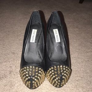 Studded Steve Madden pumps